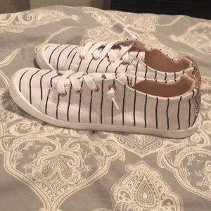 Roxy Black/ White Stripe Sneakers Size 10